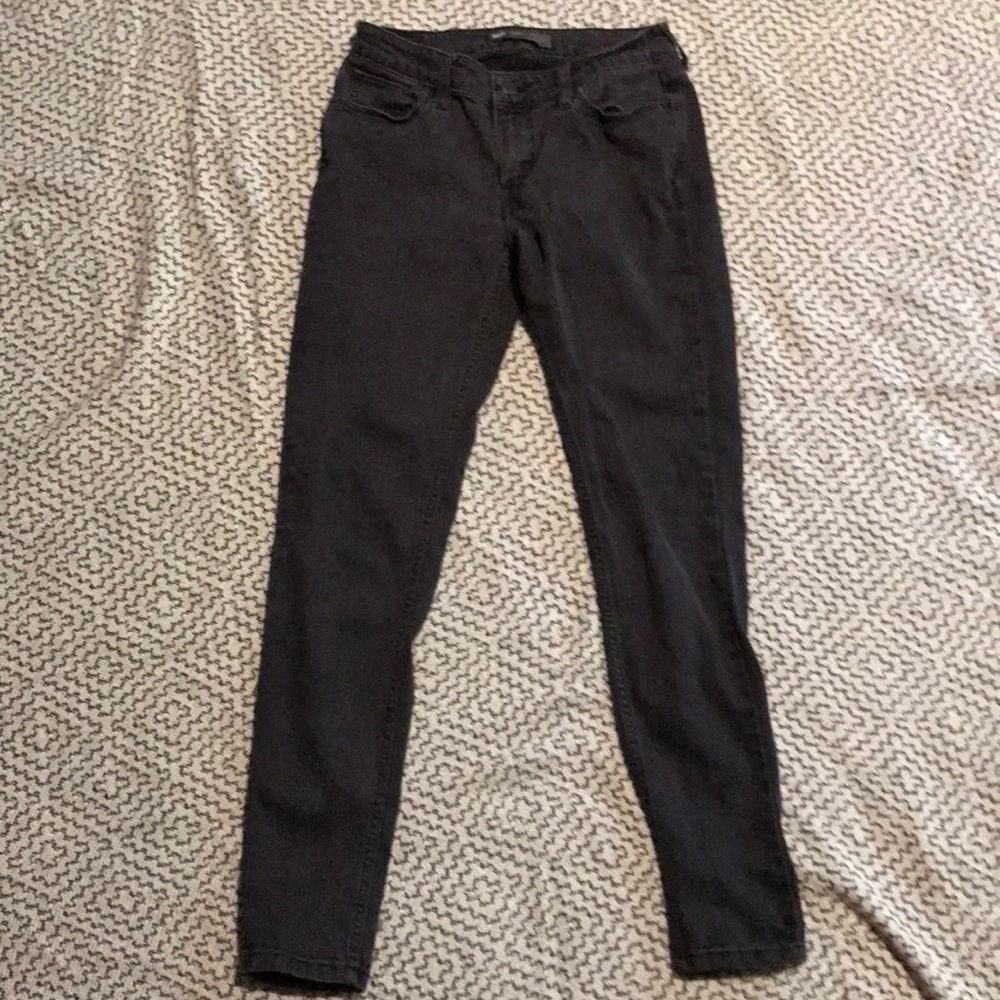 Levi’s black skinny jeans